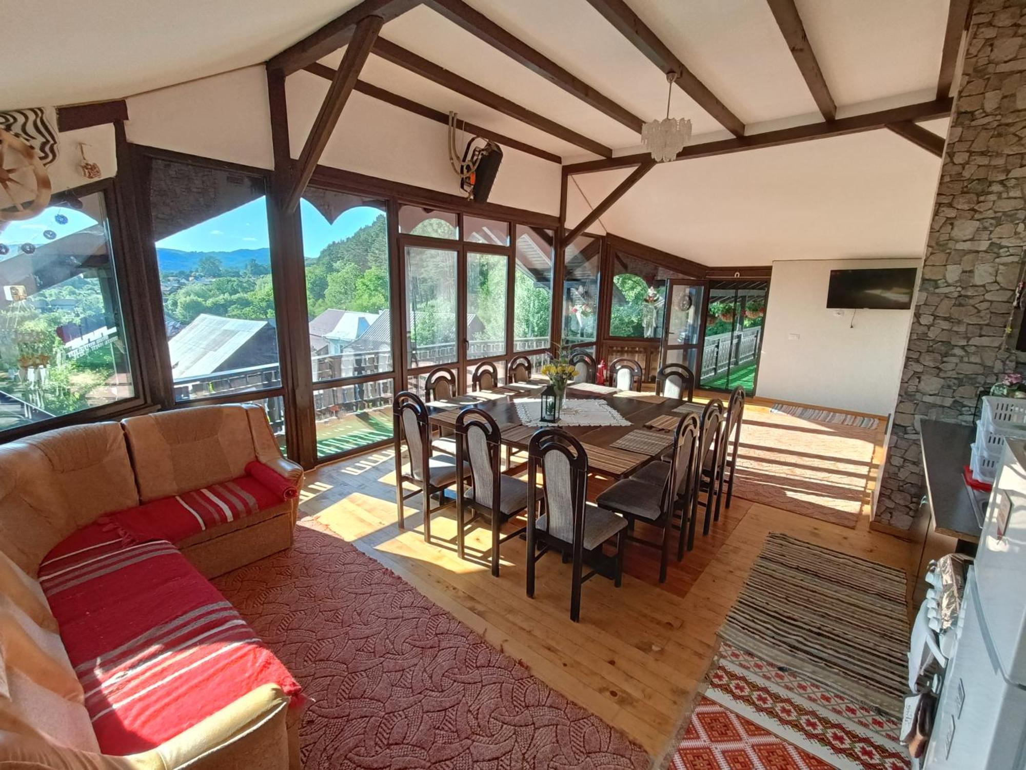 فيلا Casa Dintre Pini Păltinoasa المظهر الخارجي الصورة